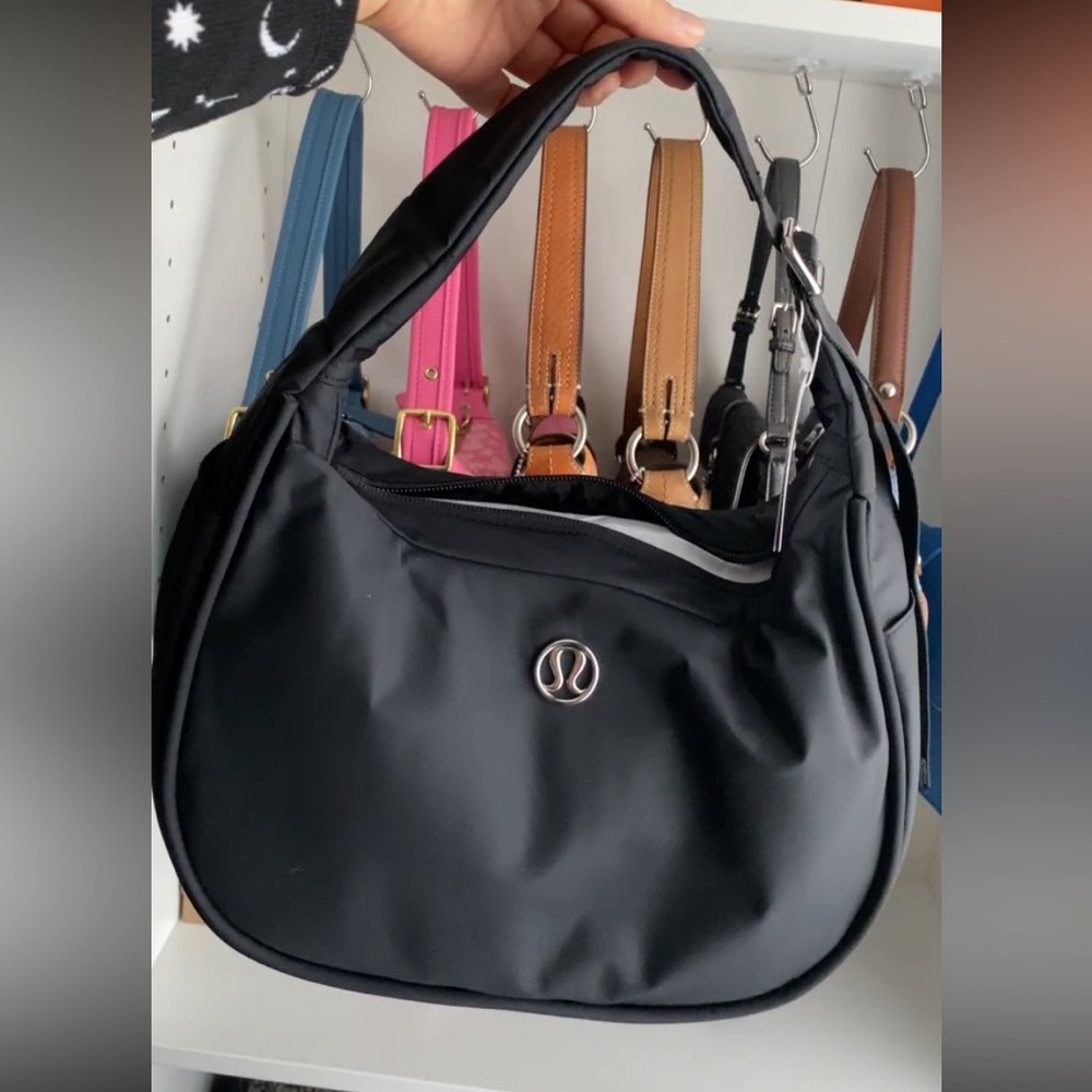 Black Lululemon shoulder bag